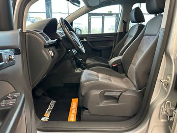 Volkswagen Touran Highline DSG *PANO*SHZ*NAVI*PDC*TEMPOMAT*