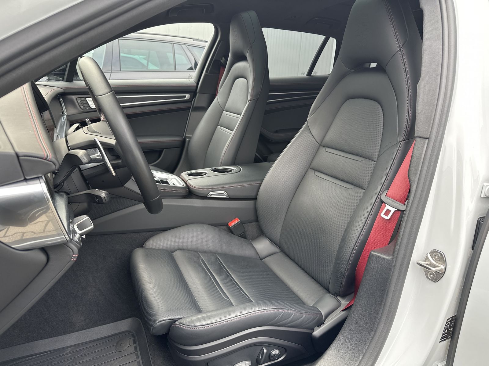 Fahrzeugabbildung Porsche Panamera 4 E-Hybrid PlatinumEd NAV+LED+360°+PANO