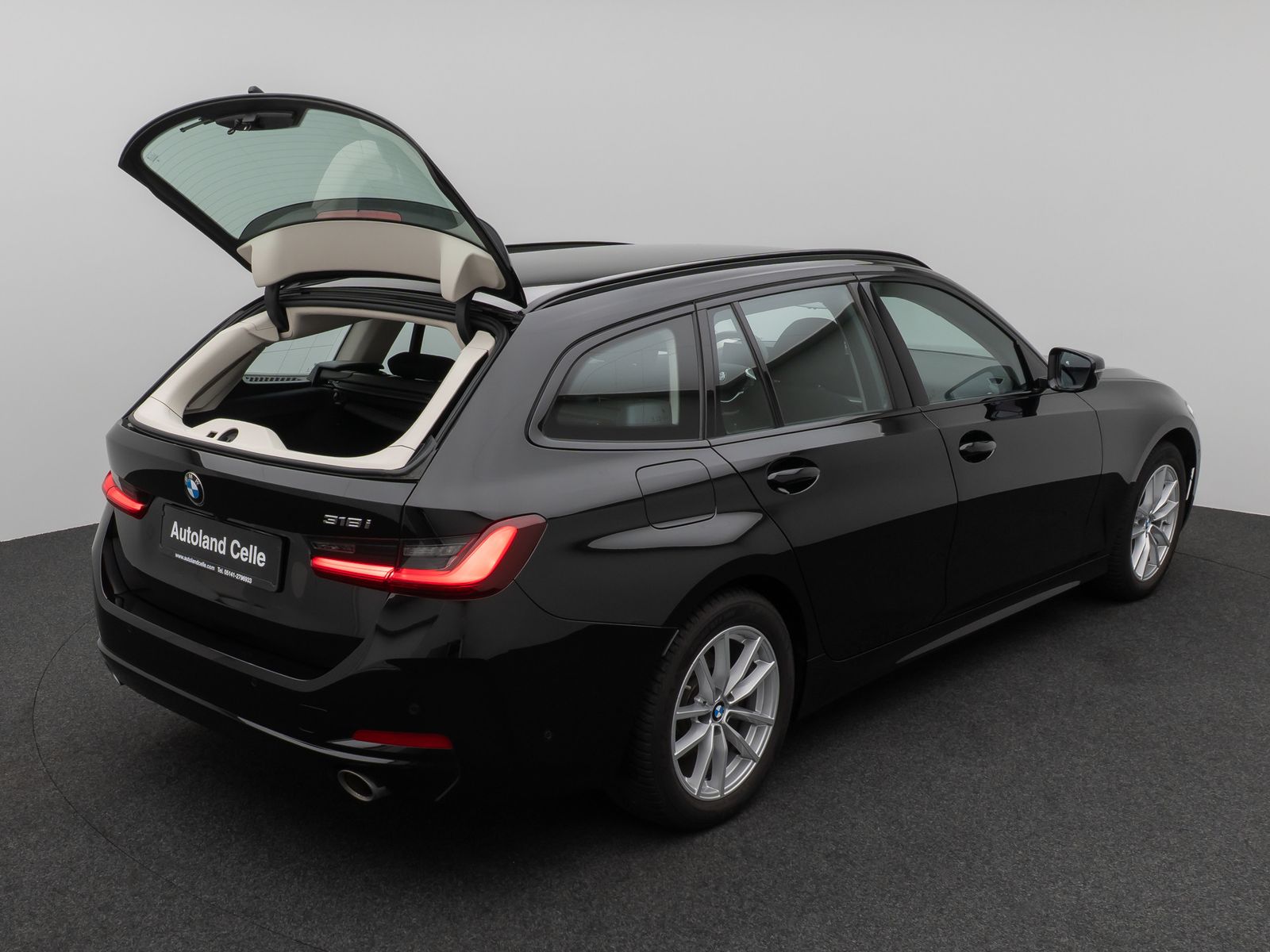 Fahrzeugabbildung BMW 318i Kamera DAB CockPit+ Alarm Geschwindigkeitsr