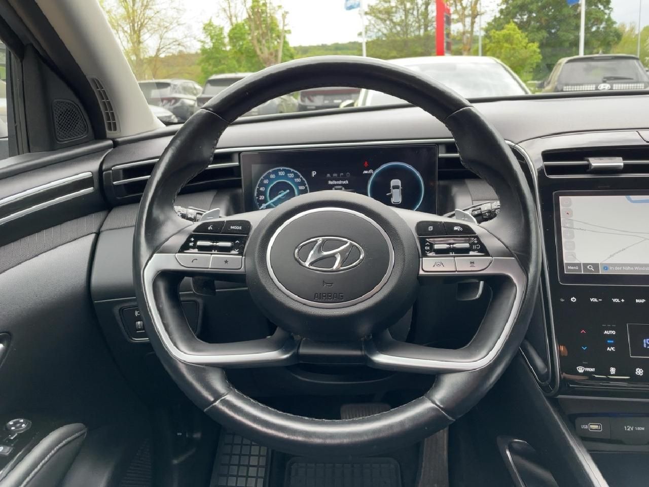 Fahrzeugabbildung Hyundai TUCSON Trend + Navi-Paket + Assistenz-Paket