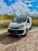 Opel Vivaro 2.5CDTI - gebrauchte Opel Vivaro aus dem Jahr 2007