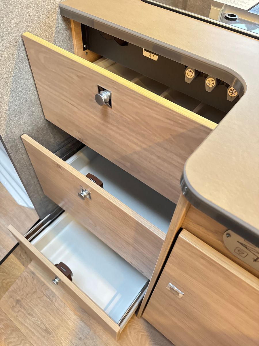 Fahrzeugabbildung Dethleffs Just Go T 7055 EB AUTOMATIK HUBBET CLESANA WC 1H