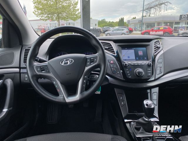 Hyundai i40cw 1.6 GDI blue Space Sicherheits-Navigation