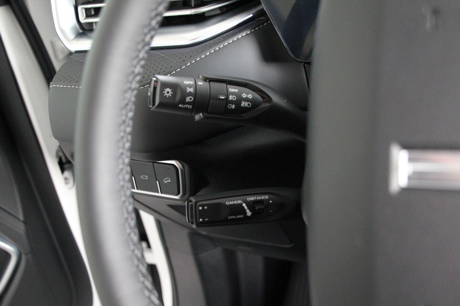 Fahrzeugabbildung GWM WEY03 LUXURY 4WD PHEV Pano, Sitzk., Winter