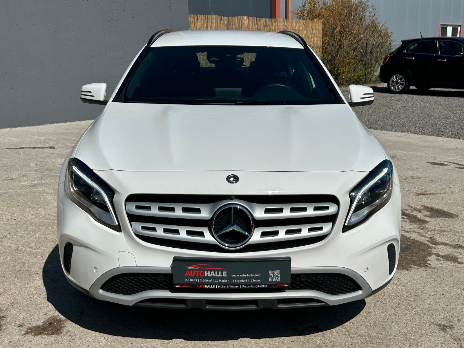 Fahrzeugabbildung Mercedes-Benz GLA 200 7-Gtronic Navi LED PDC SHZ 360° Kamera