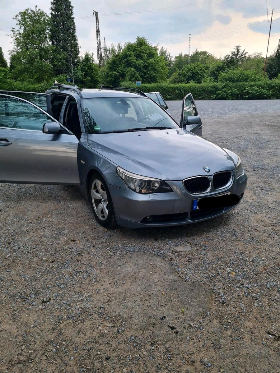 BMW 530 2005 — interior