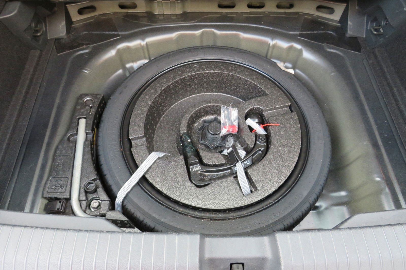 Fahrzeugabbildung Volkswagen T-Roc Life LED AHK KAMERA ACC NAVI 1.HD