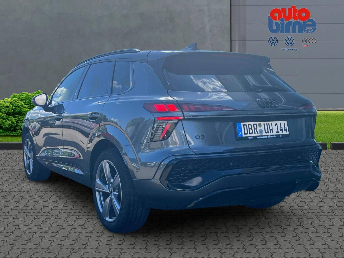 Audi Q3 2.0 TDI Neues Modell Sportpaket Navi Digitale