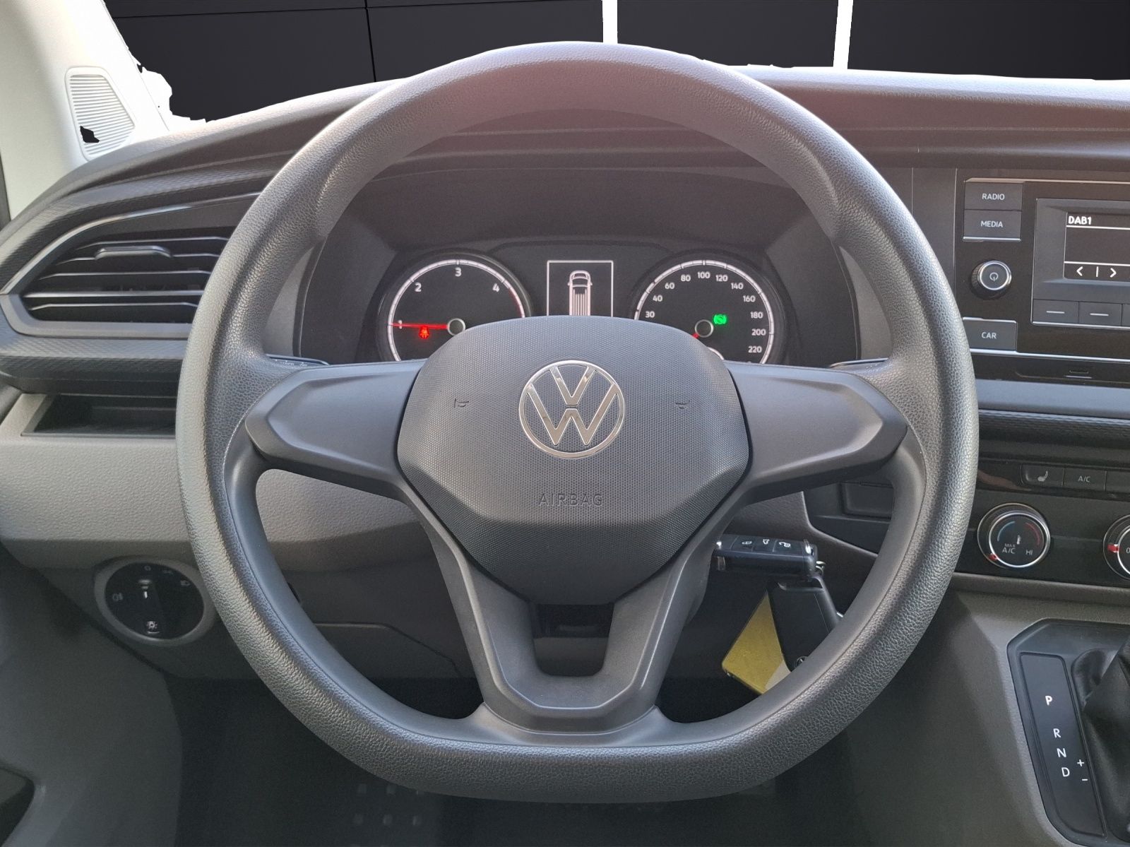 Fahrzeugabbildung Volkswagen T6 Kombi T6.1 TDI DSG 5-Si LED AHK Klima GRA PDC
