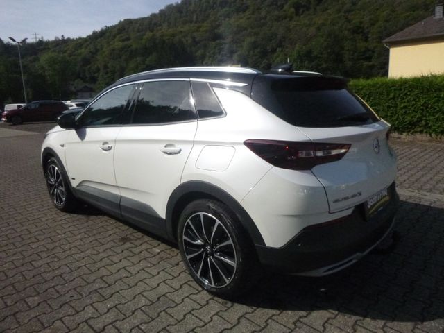 Grandland X Ultimate 4x4 Plug-in-Hybrid Automati