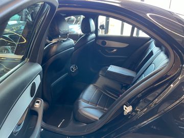 Mercedes-Benz C 200 CGI *LED*NAVI*PDC*LEDER*AMG*