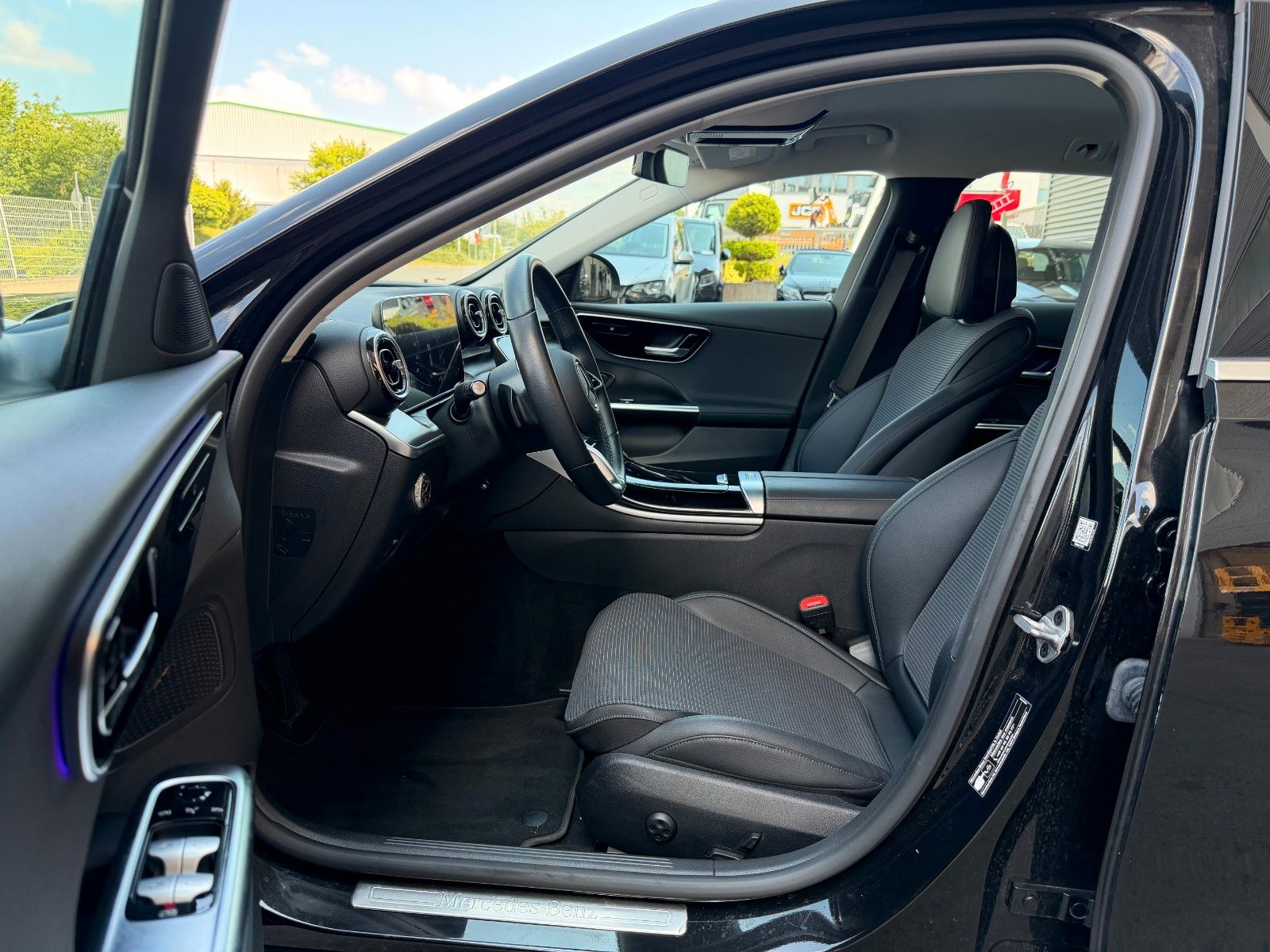 Fahrzeugabbildung Mercedes-Benz C 200 T Avantgarde+RKamera+SpurhaltA+Ambiente