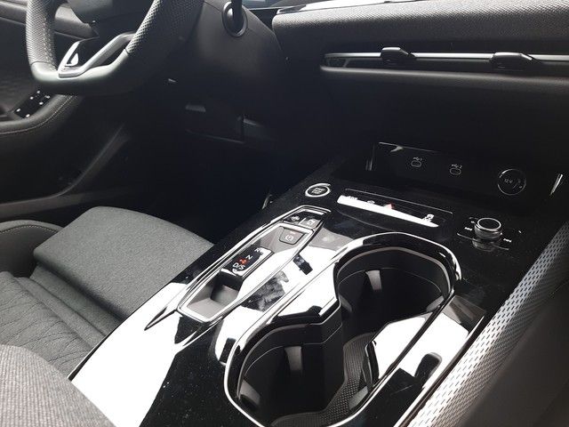 Fahrzeugabbildung Audi A5 Avant e-hybrid S line quattro AHK Matrix