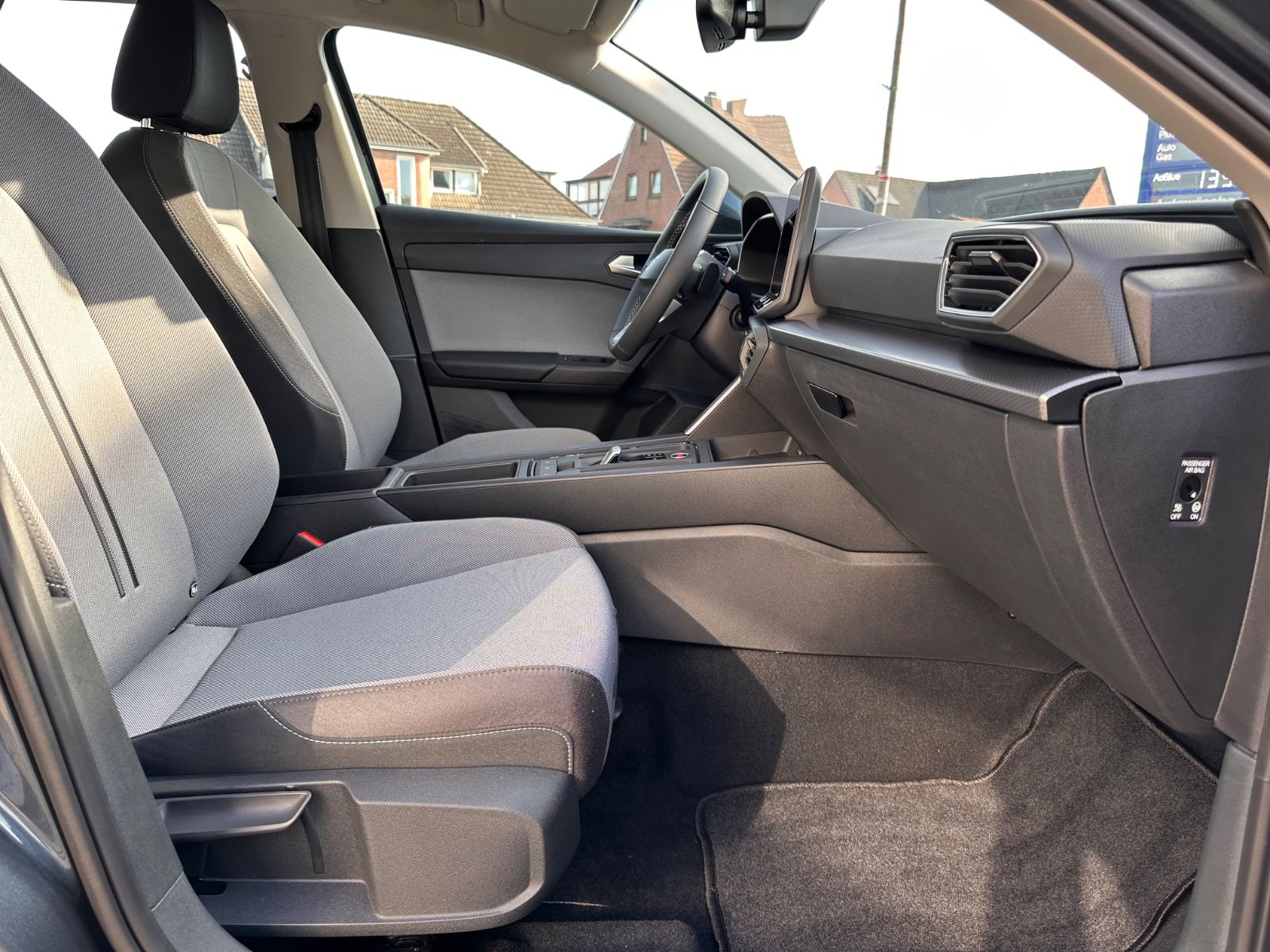 Fahrzeugabbildung SEAT Leon ST 2.0 TDI Style DSG AHK/ACC/APP/SHZ/RFK