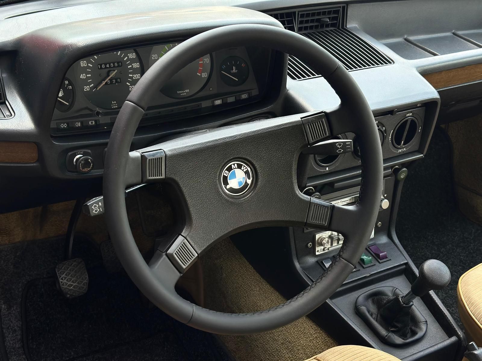 BMW 528i E12 H-ZULASSUNG#15'ALU#VELOUR#PIONEER#SERVO - Image 24