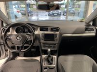 Volkswagen Golf 1.6TDI DSG/PDC/SHZ/Allwetter/Scheckheft. bei Bilicar