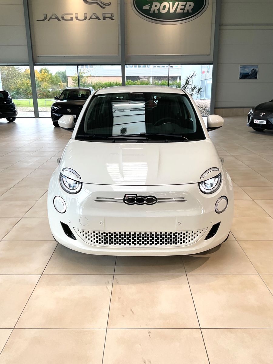 Fahrzeugabbildung Fiat 500e + Komfort Paket, Style Paket