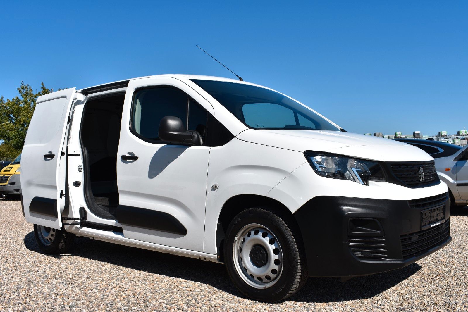 Fahrzeugabbildung Peugeot Partner Pro L2 /PDC/Schiebetür/Anhänger/Klima