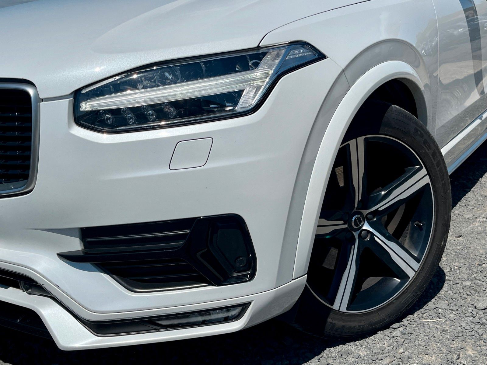 Fahrzeugabbildung Volvo XC90 R DESIGN AWD Navi Leder Pano LED *7-SITZER*