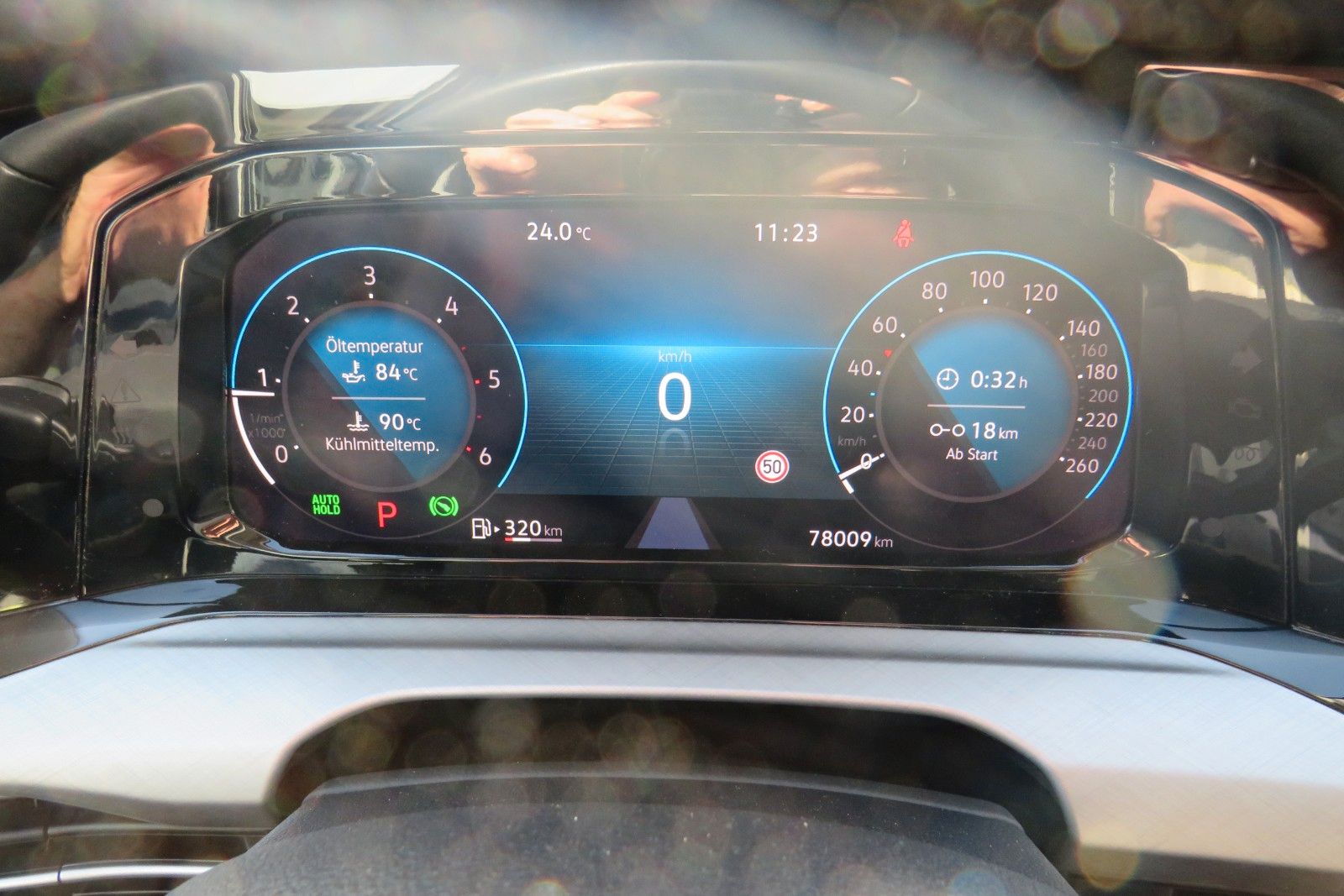 Fahrzeugabbildung Volkswagen Golf Variant LIFE DSG NAVI APP ACC SITZH. LED 1H