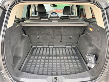 Ford Kuga - 12