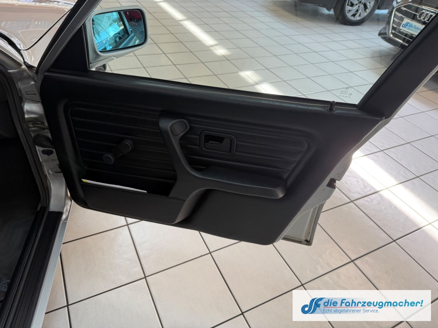 Fahrzeugabbildung BMW 318 i Touring SD NSW ABS Servo IM KUNDENAUFTRAG