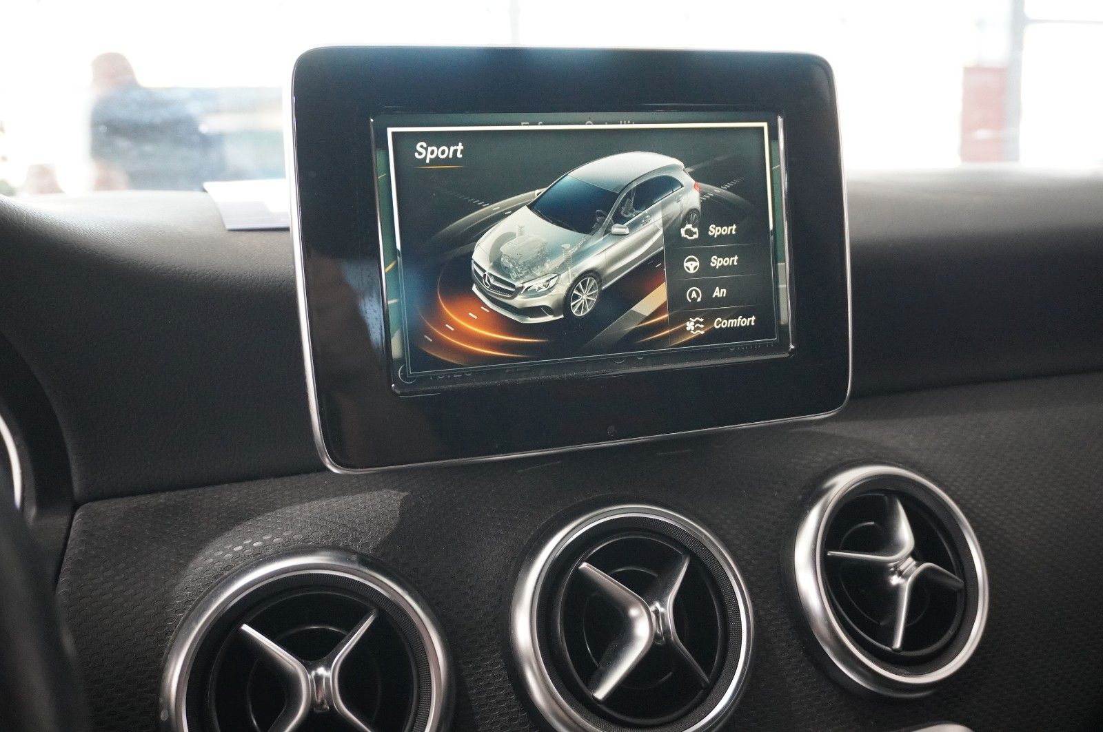 Fahrzeugabbildung Mercedes-Benz A 200 CDI AMG LINE NAVI/LED/KAMERA/SPORT/SHZ/PDC