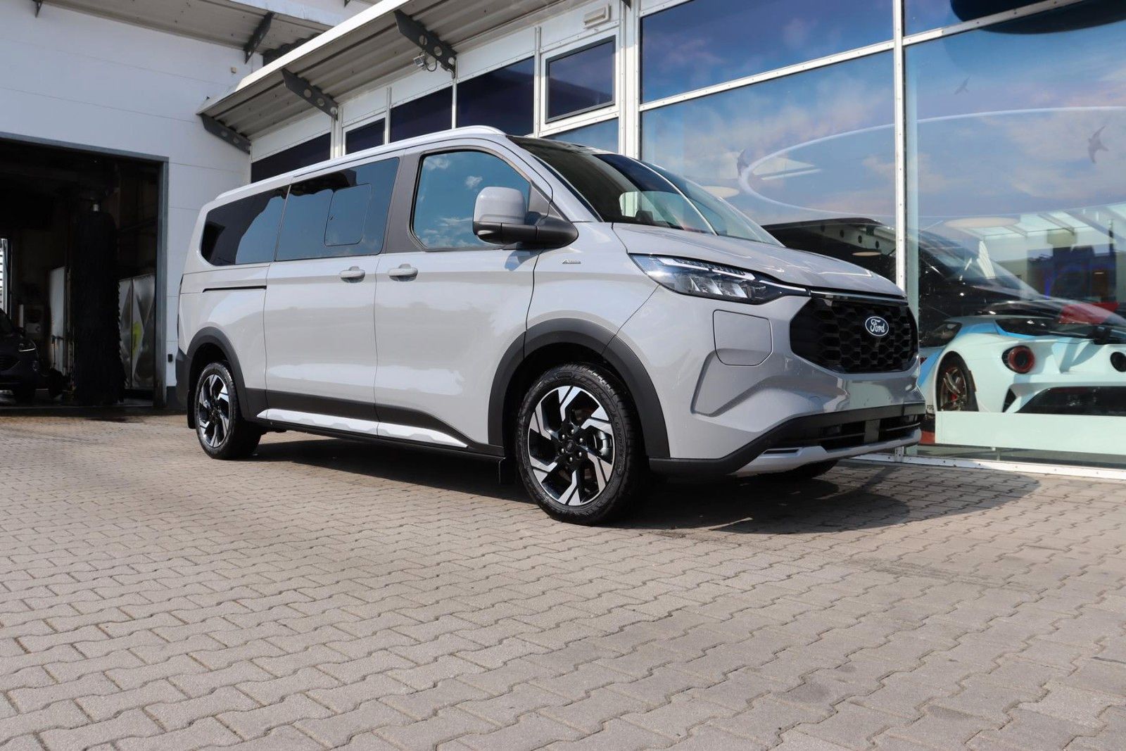 Ford Tourneo Custom Active PHEV 340/L2 3,99 % FIN*AHK