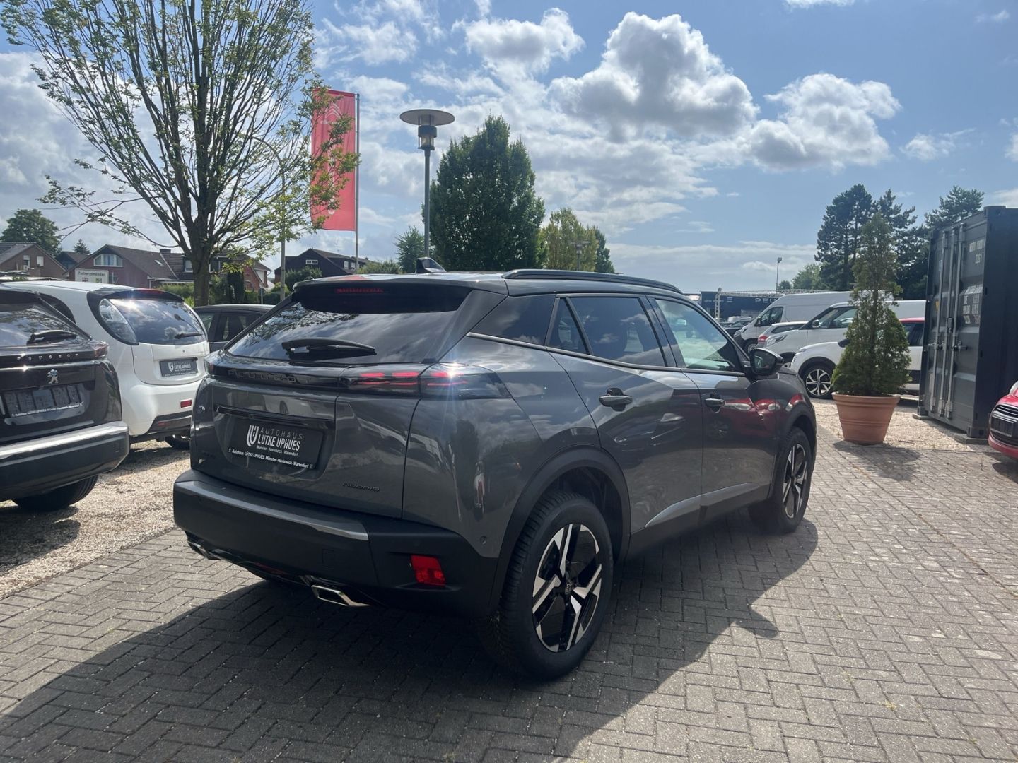 Fahrzeugabbildung Peugeot 2008 ALLURE HYBRID 145 e-DSC6 Navi LED ACC SHZ