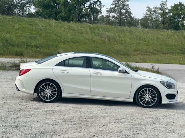 Mercedes-Benz CLA 220 CDI / PANORAMA/AMG-LINE/TOPAUSSTATTUNG