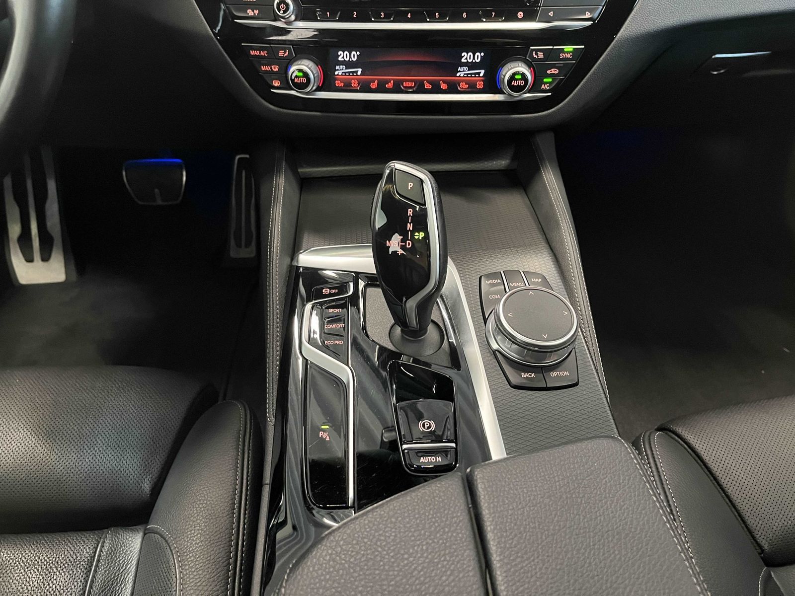 BMW 520d xDrive Touring M Sport HUD PANO ACC RFK NAV foto 13