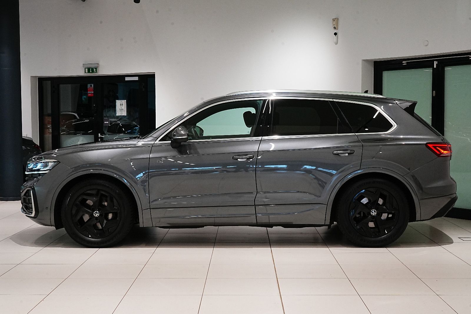 Volkswagen Touareg 3.0 R-LINE ACC HUD MEMORY KAMERA LUFTF foto 19