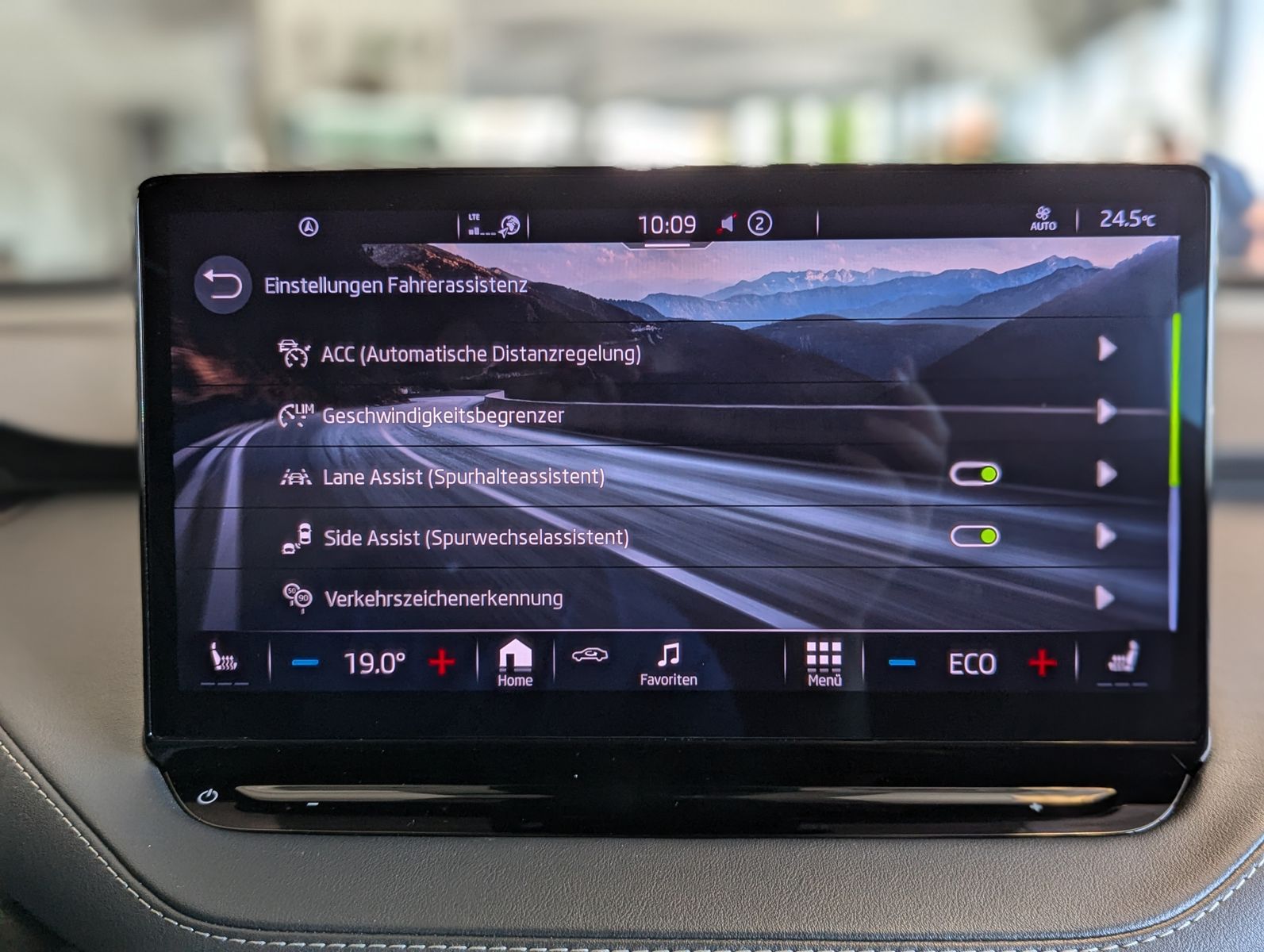 SKODA Enyaq 80 Sportline ACC Pano DCC Memory 360° HOD - Image 30