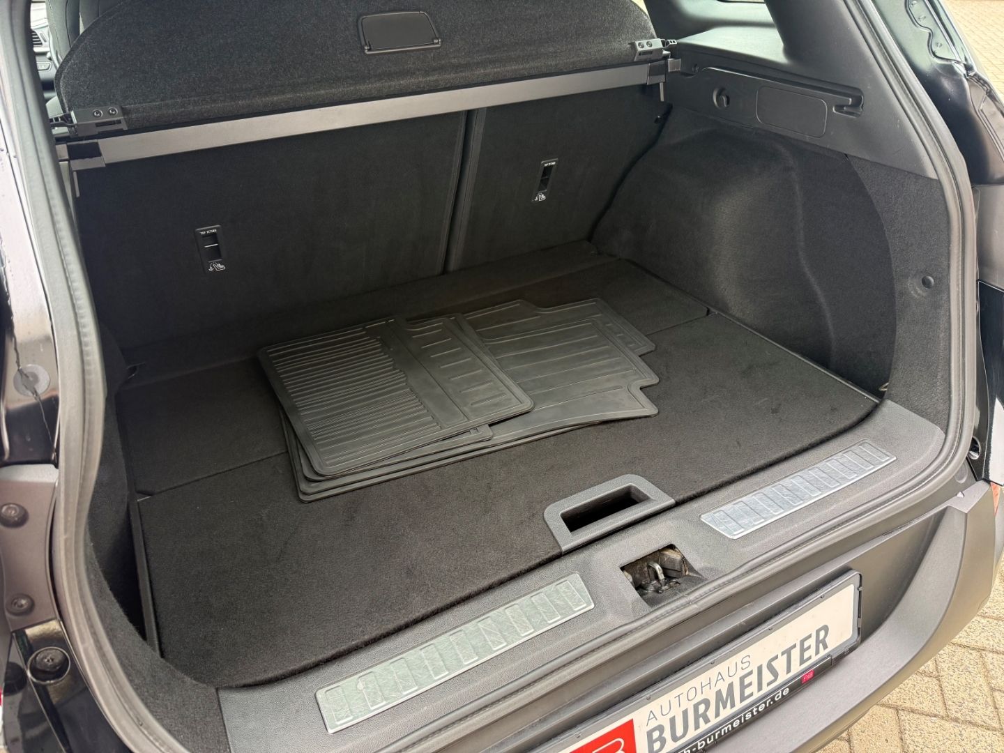 Fahrzeugabbildung Renault Kadjar Experience AHK CarPlay Temp klima Keyless