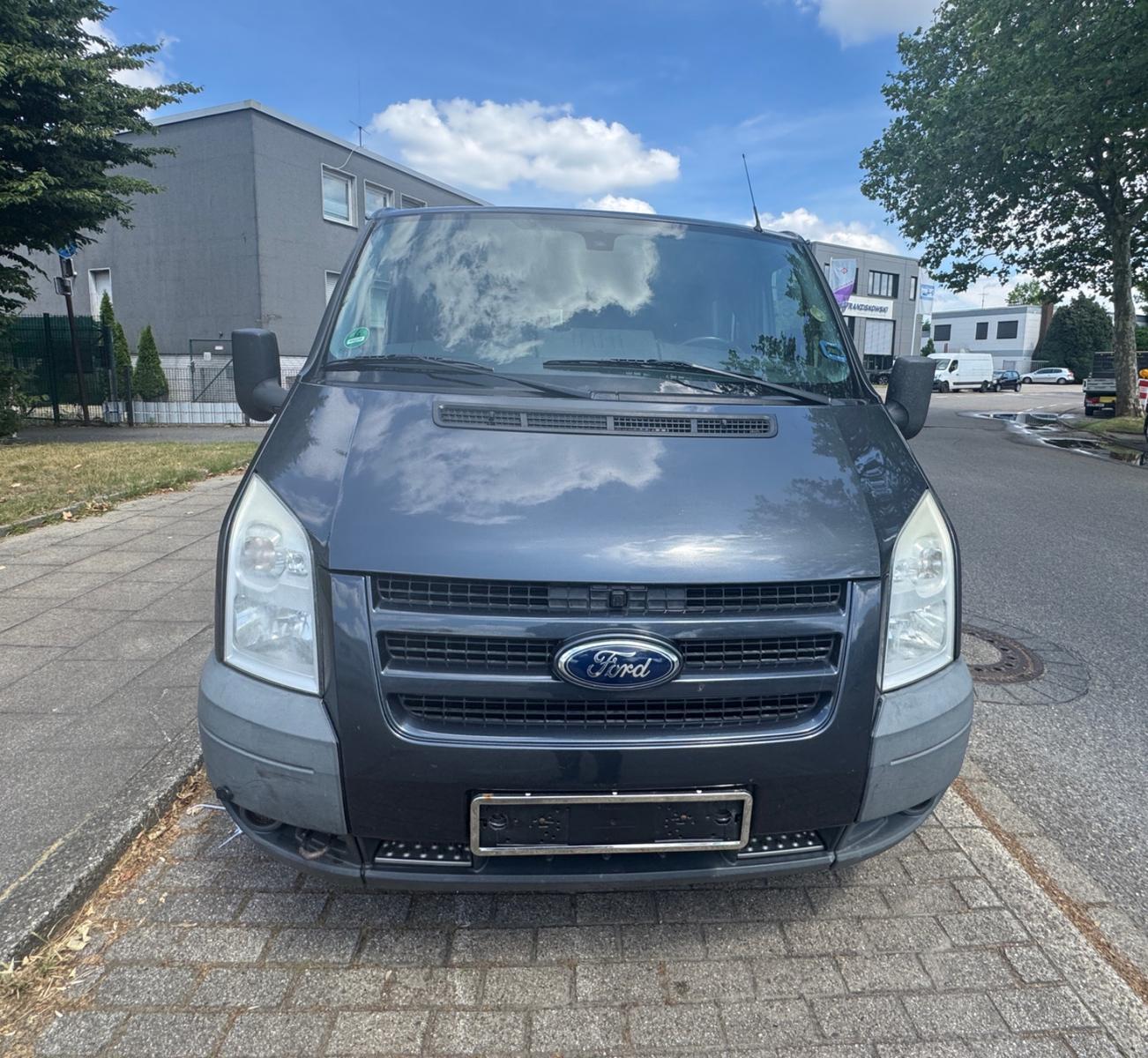 Ford Transit Bus FT 300 K Euroline 7-Sitzer Klima
