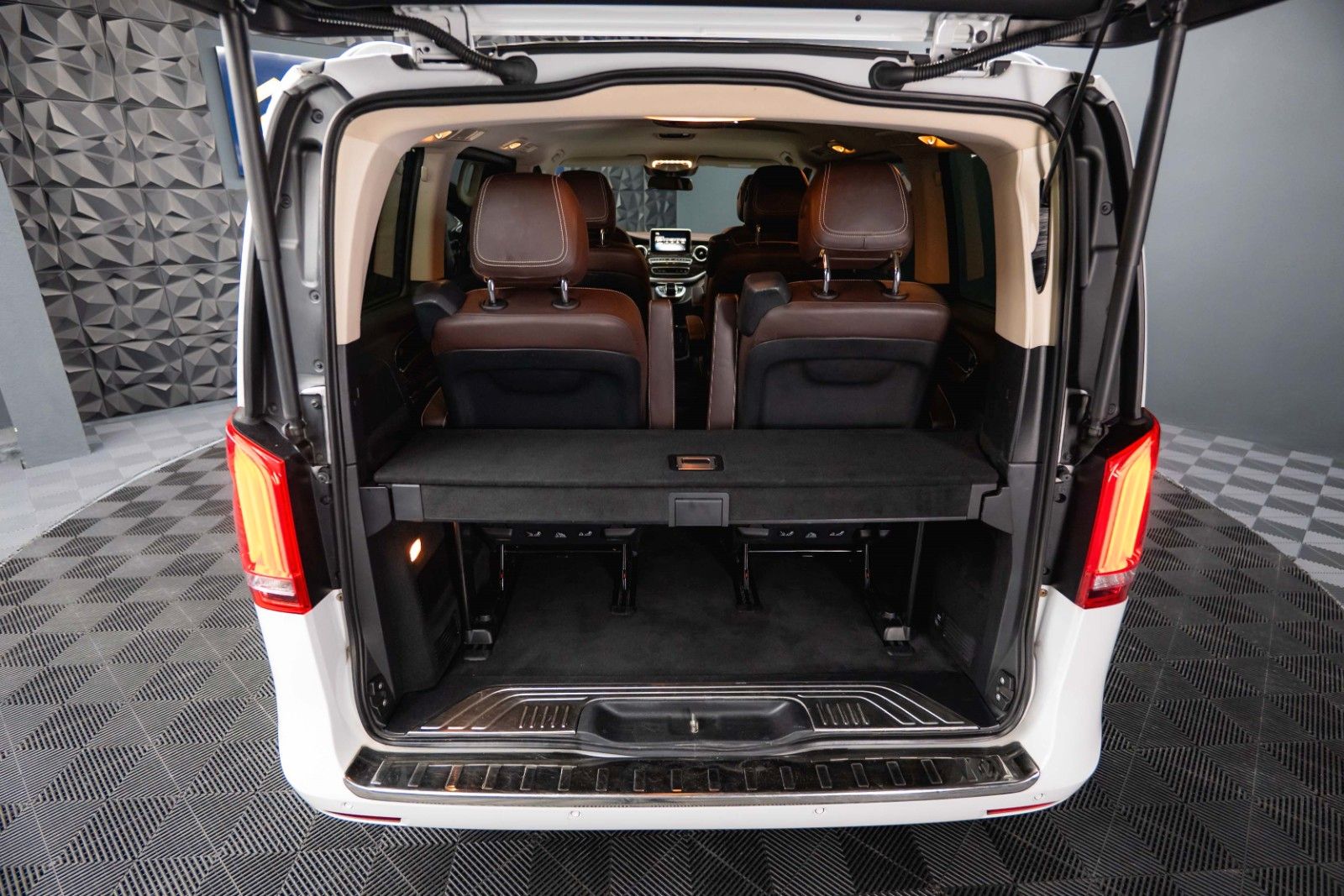 Fahrzeugabbildung Mercedes-Benz V 250 CDI AVANTGARDE EDITION 4MATIC | LED | 19%