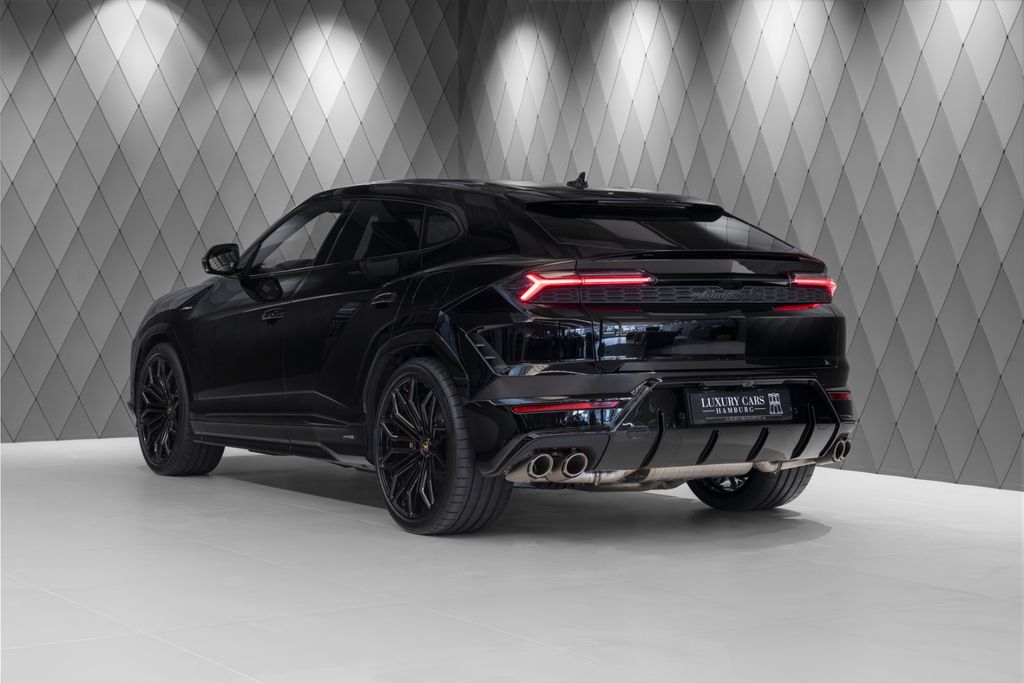 Urus 4.0 V8 SE 2026 BLACK/YELLOW AKRAPOVIC CARBO - Bild 6