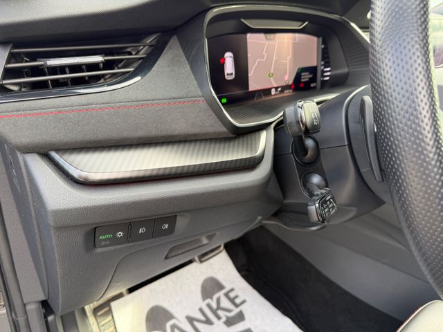 Skoda Octavia Combi RS-LED-AHK-SHZ-CarPlay-Ambi