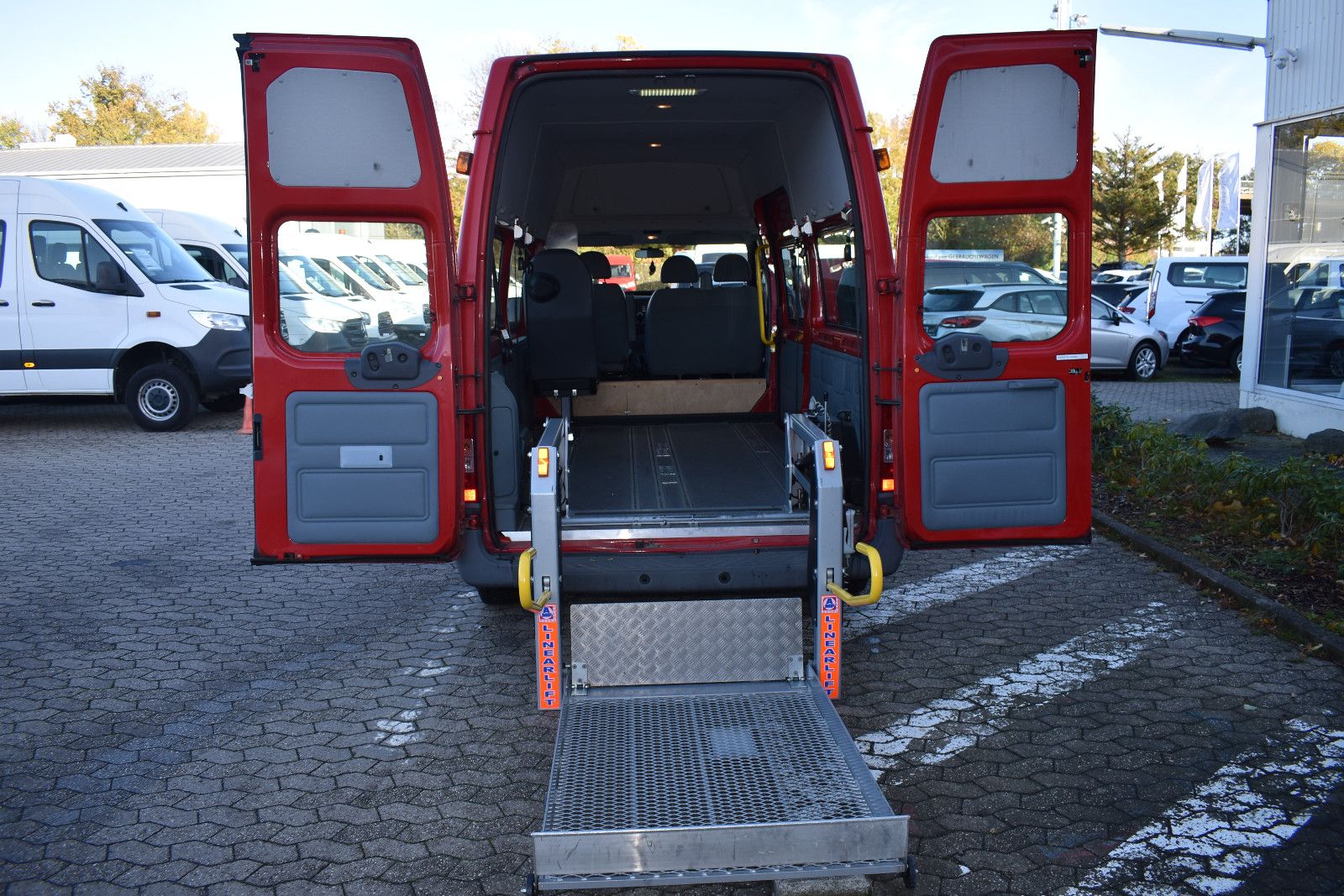 Fahrzeugabbildung Ford Transit Kombi FT 300 L Behindertengerecht 1721