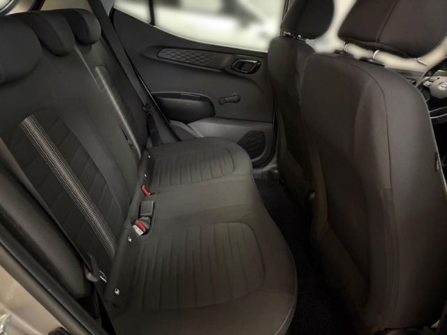 Fahrzeugabbildung Hyundai i10 1.2 Benzin M/T Trend Klima SHZ PDC Navi Appl