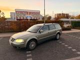 Volkswagen Passat Variant 1.9TDI Vollausstattung Top! 