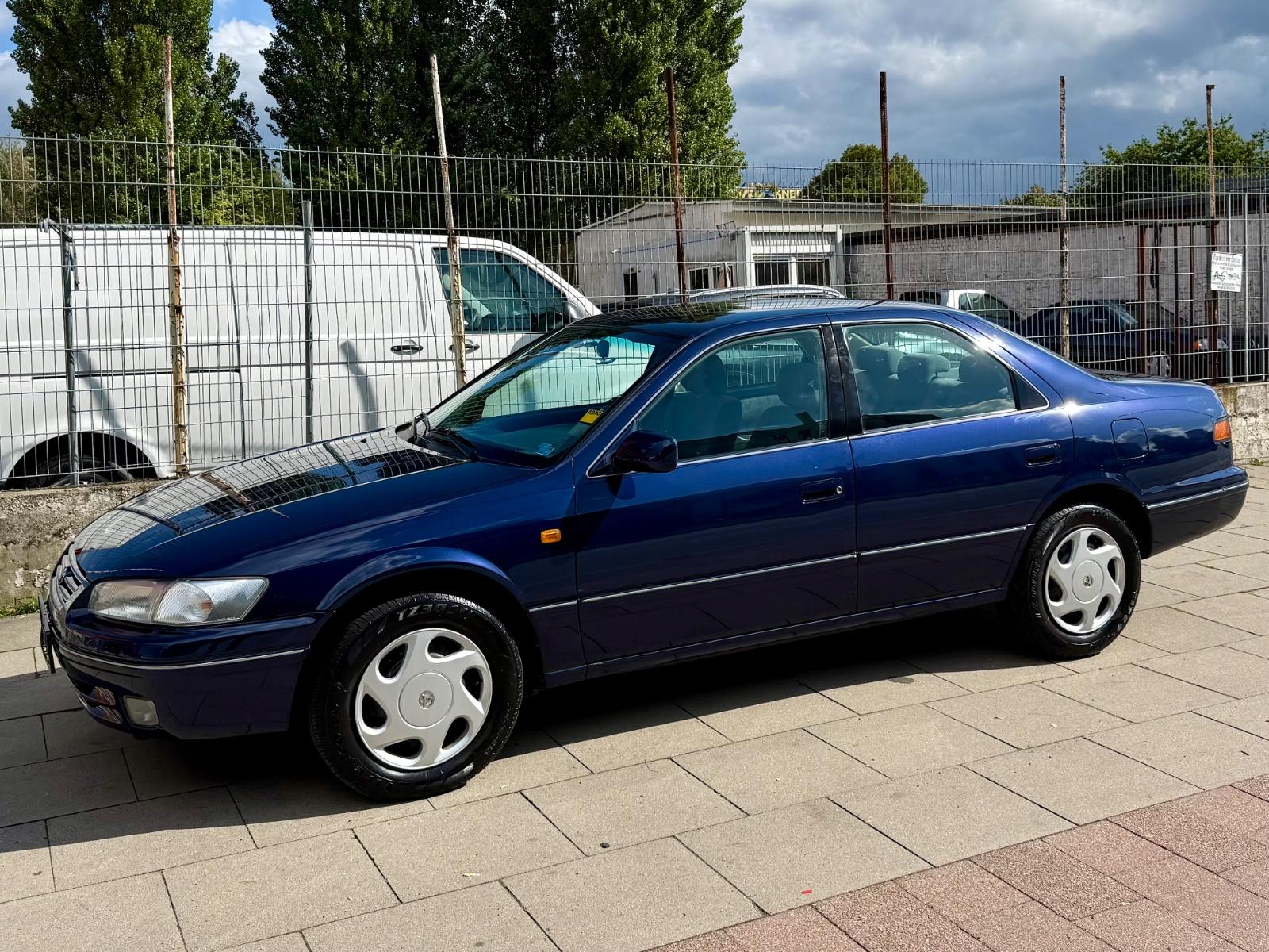 Toyota Camry 2.2 * TÜV NEU * KLIMAAUTOMATIK
