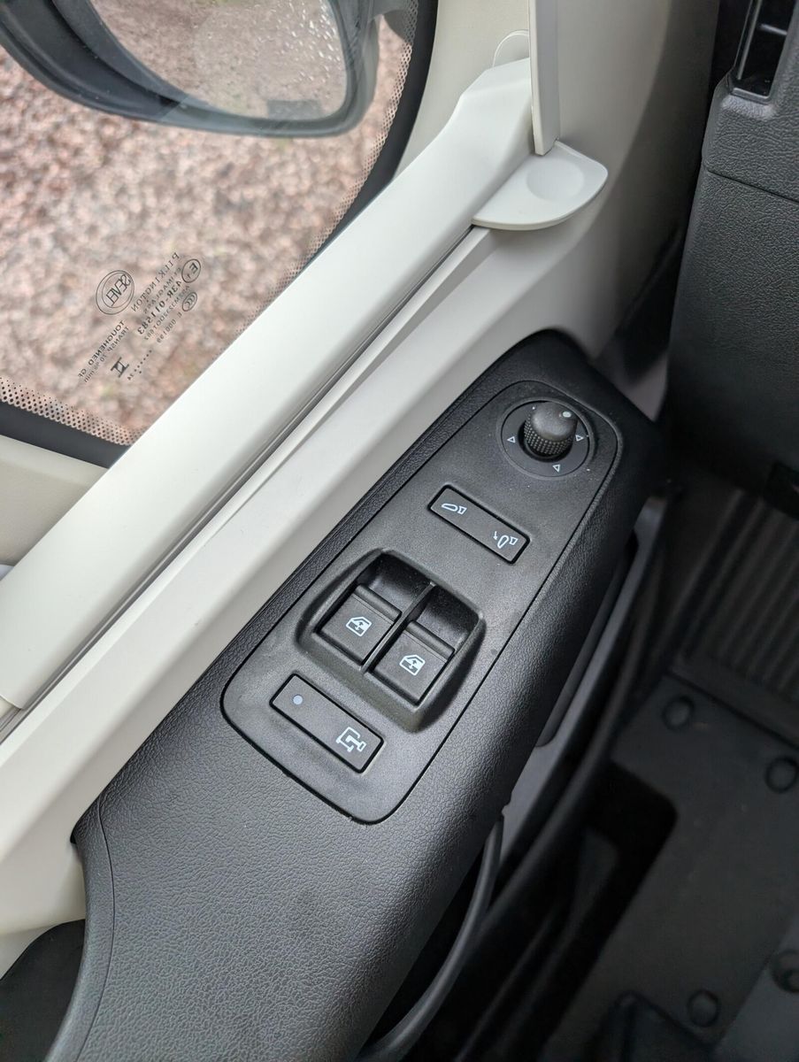 Fahrzeugabbildung Eura Mobil Van V 595 HB Markise, Automatik, Fahrassistenzp.