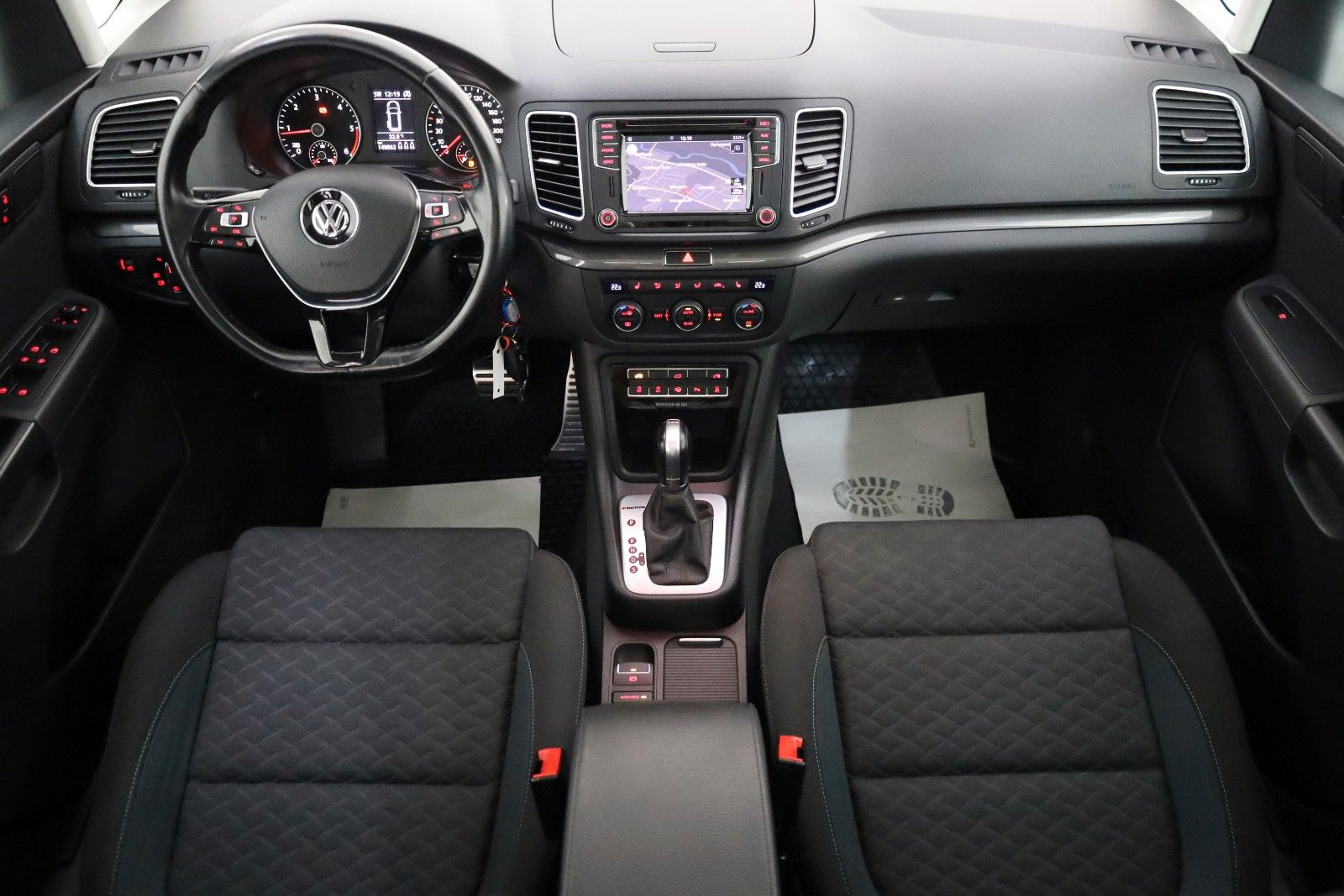 Fahrzeugabbildung Volkswagen Sharan IQ.DRIVE 4M Navi,LED,Panorama,Kamera,SH