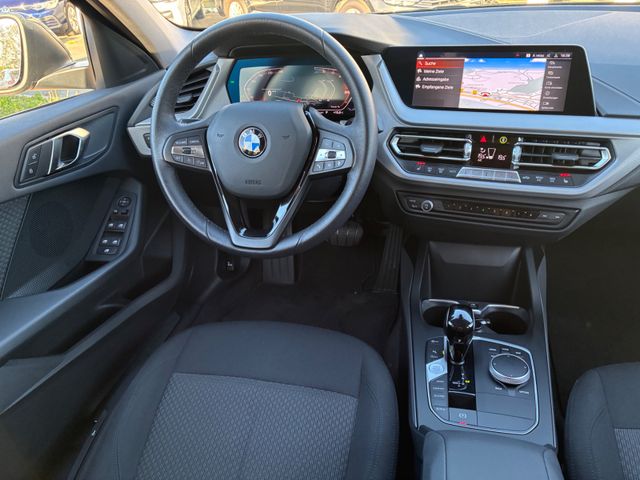 Fahrzeugabbildung BMW 120 d Advantage -AUT/LED/PDC/Sitzheiz-