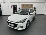 Hyundai i20 blue Passion**29tkm**1Hand Panorama RVC Navi - Hyundai i20 mit Panoramadach