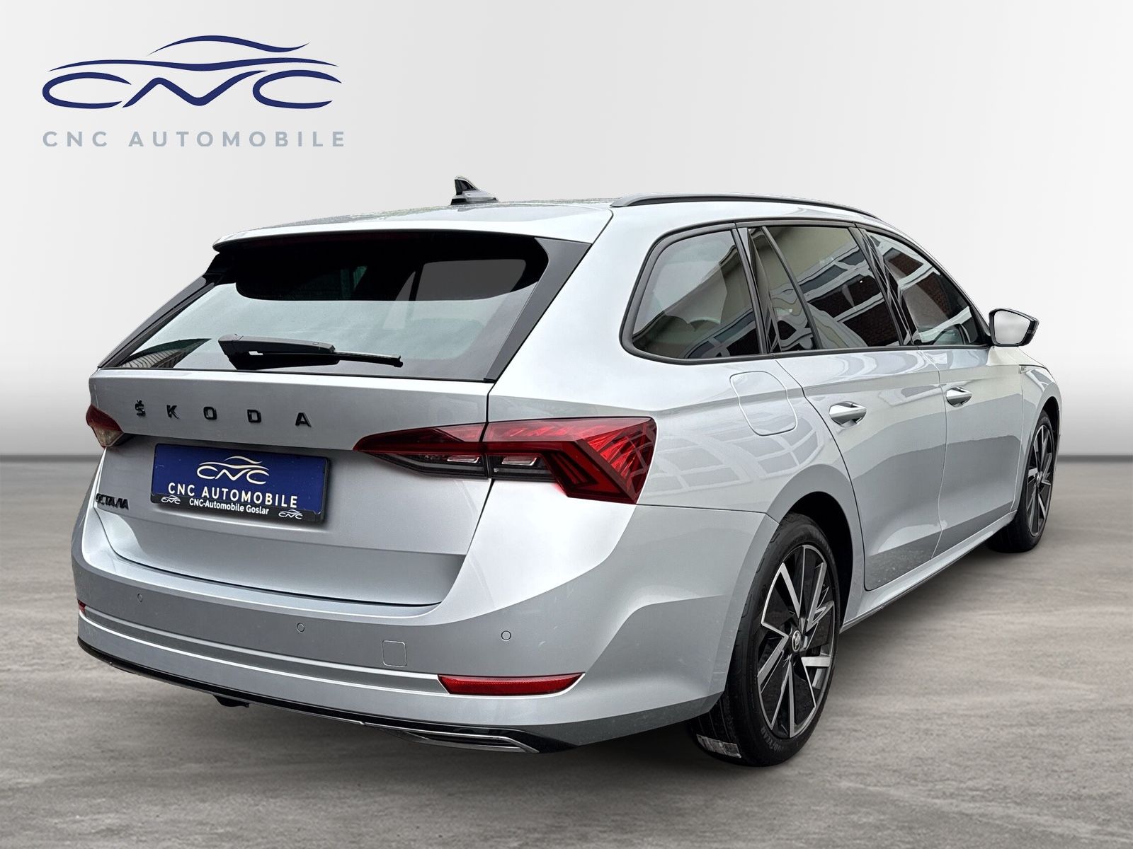 Skoda Octavia Combi DSG Sportline HUD ACC Keyless foto 5