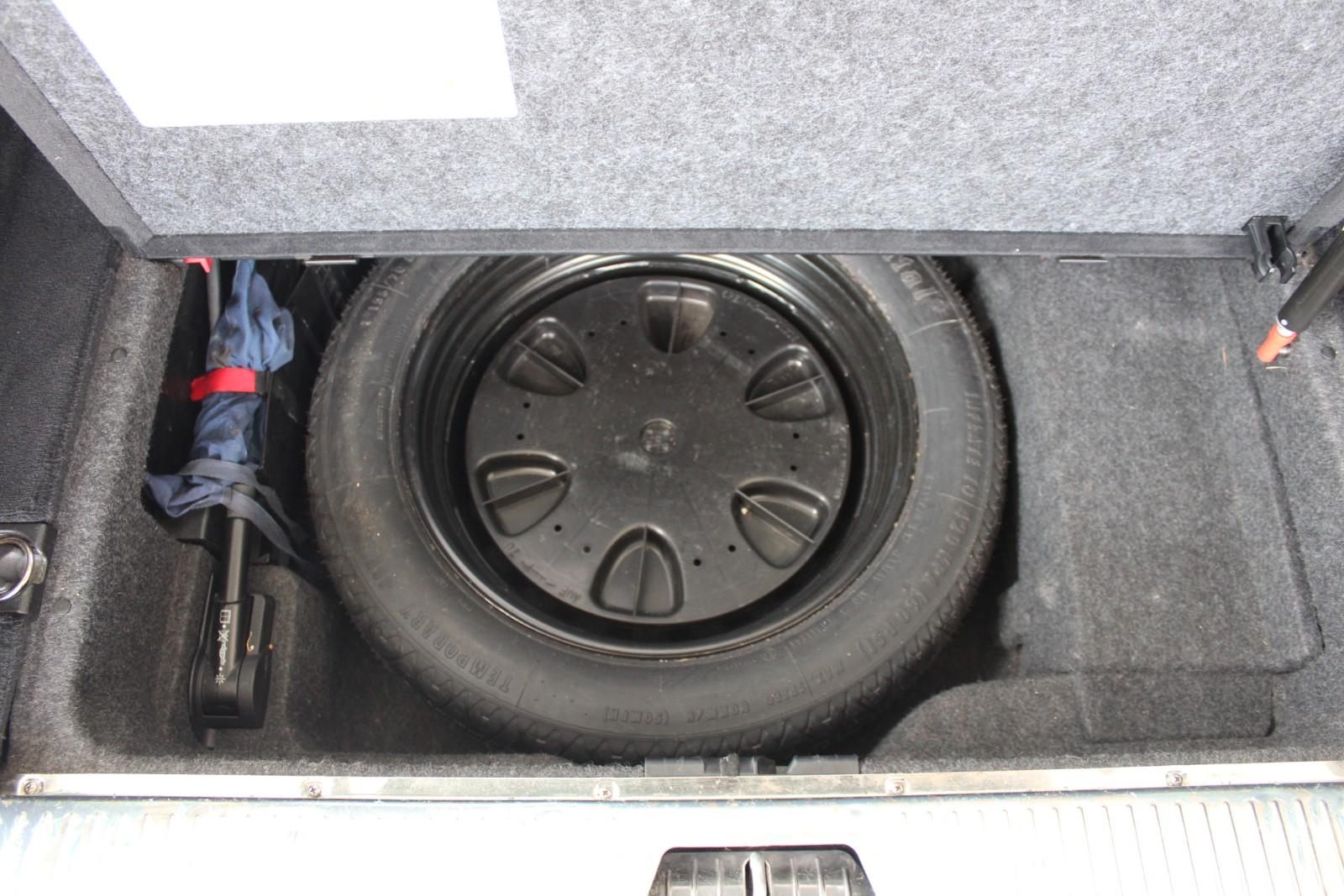 Mercedes-Benz E200 2007 — photo 20