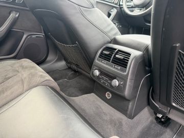 Audi A6 - 8