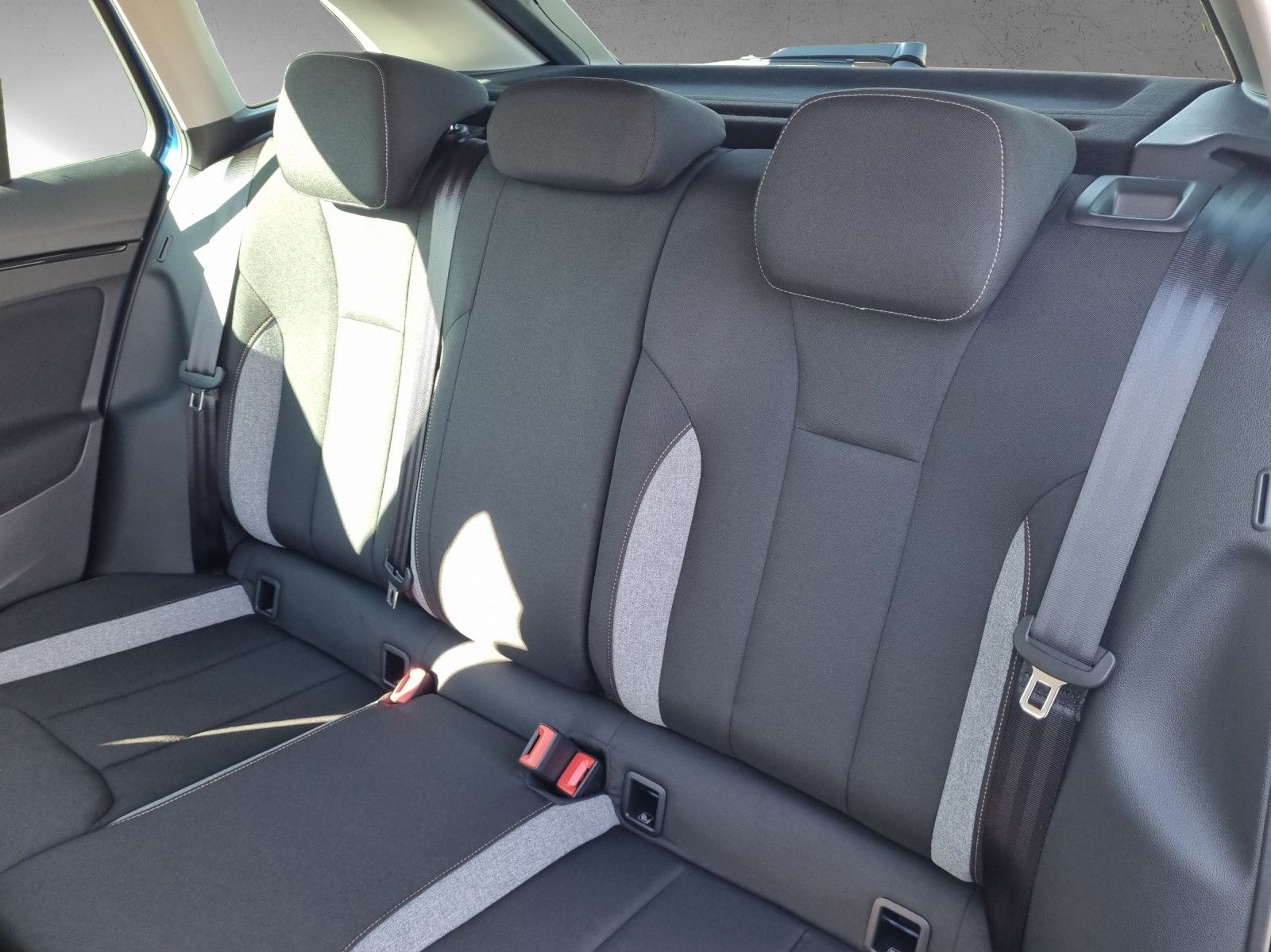 Fahrzeugabbildung SKODA Scala Tour 1,0 TSI 85KW/115PS AHK Fahrassi+